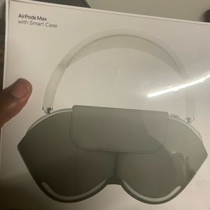 AirPod Max w/ smart case